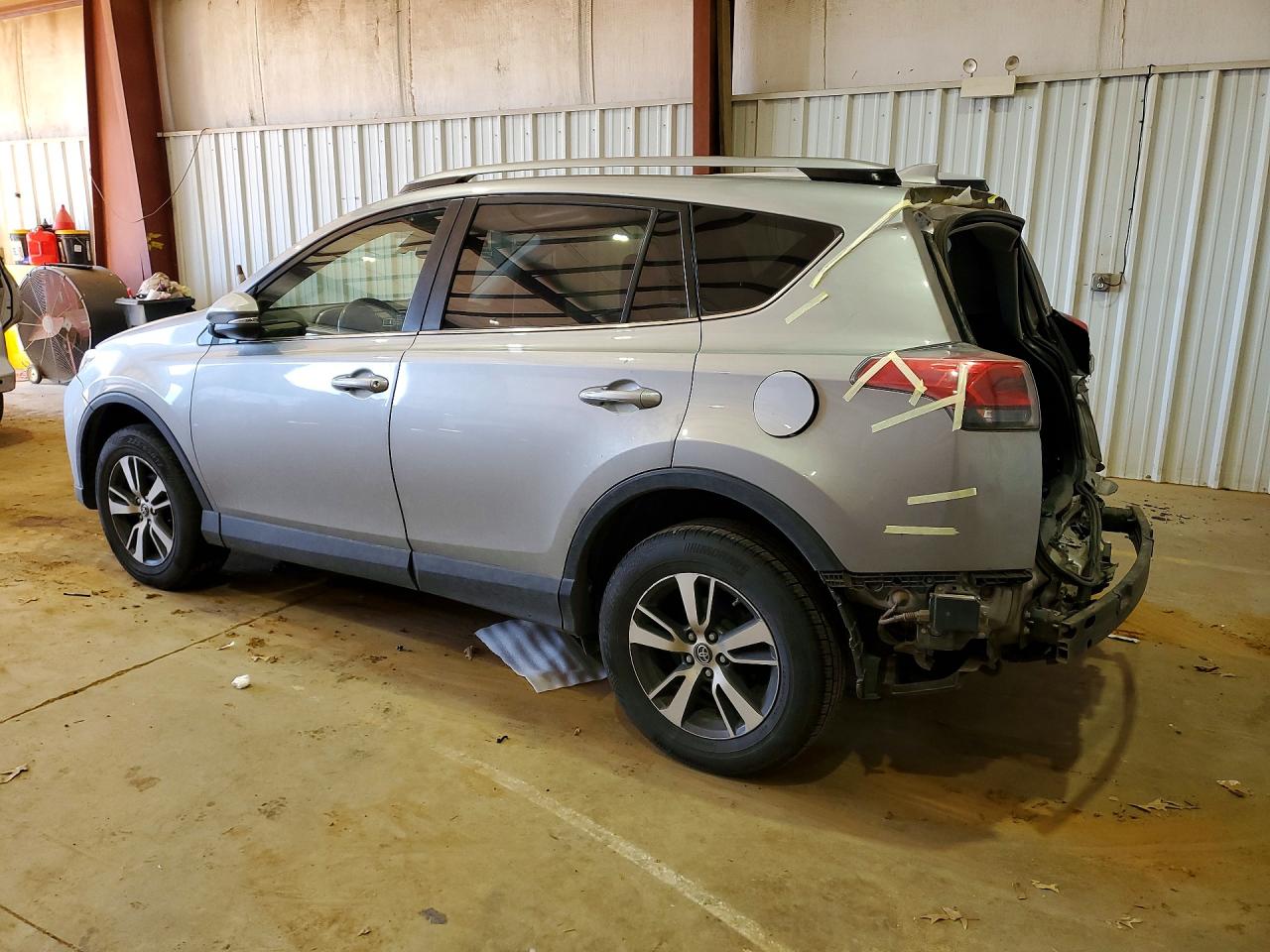 2018 TOYOTA RAV4 photo 4