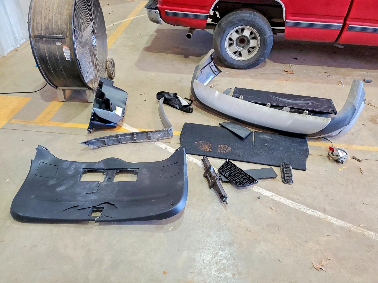 2018 TOYOTA RAV4 photo 37