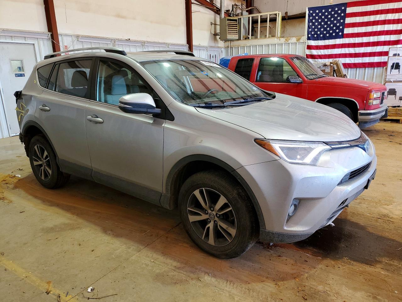 2018 TOYOTA RAV4 photo 10