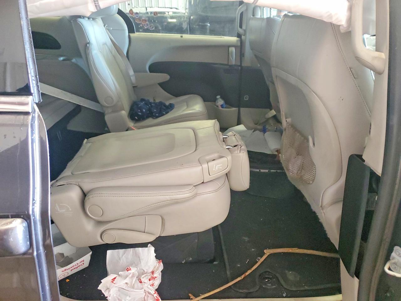 2021 CHRYSLER VOYAGER LXI photo 31
