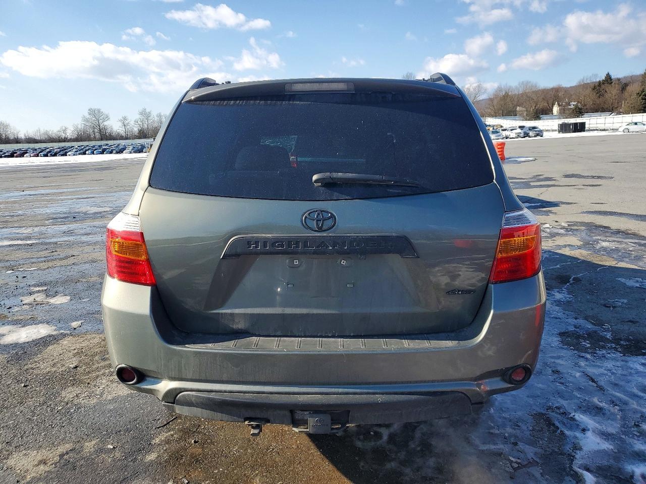 2010 TOYOTA HIGHLANDER BASE photo 6