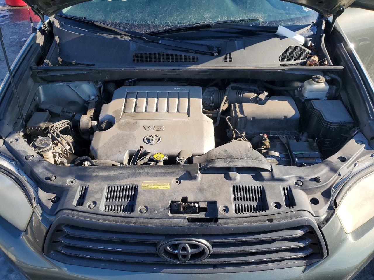2010 TOYOTA HIGHLANDER BASE photo 12
