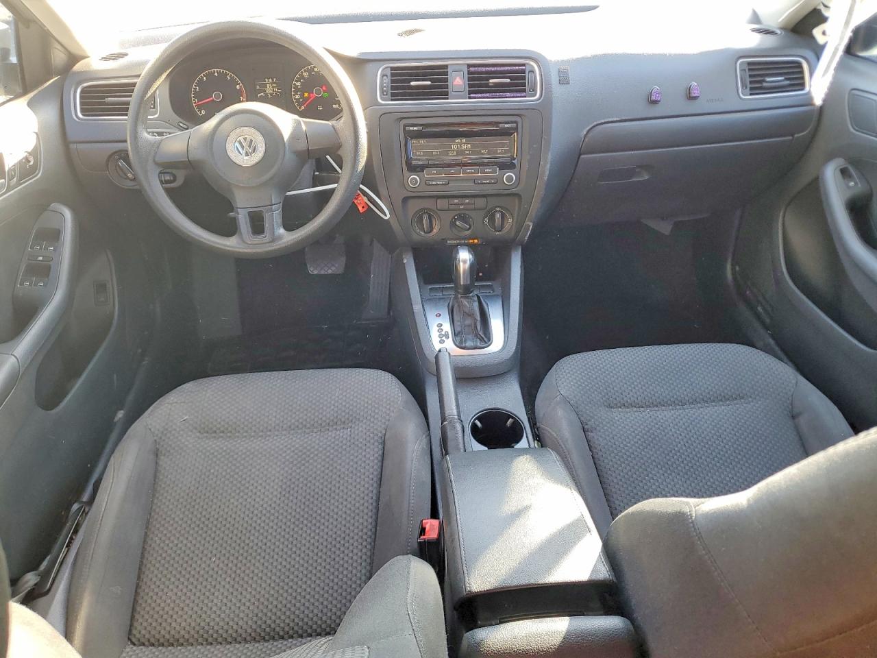 2013 VOLKSWAGEN JETTA BASE photo 15