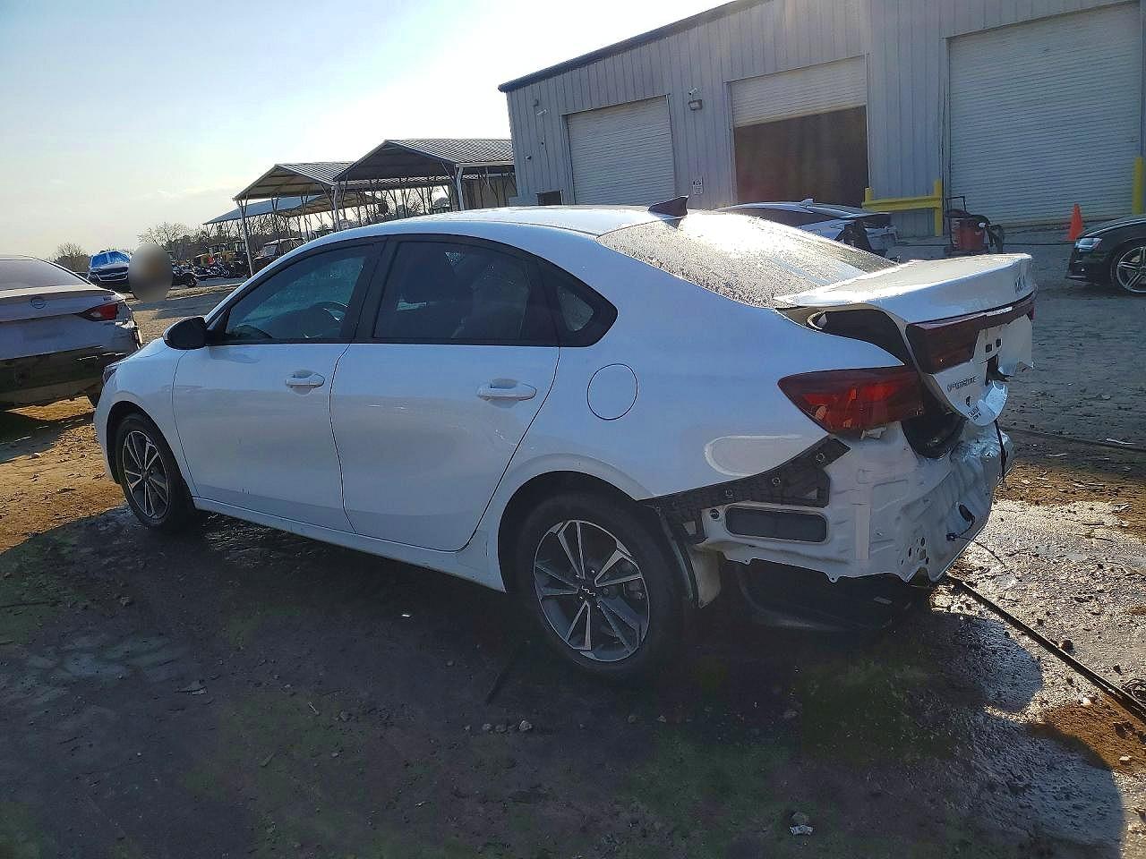 2024 KIA FORTE LXS photo 3