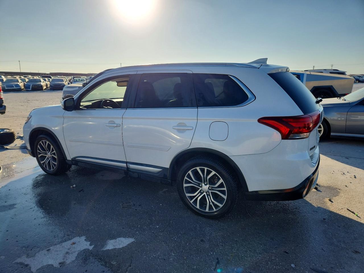 2017 MITSUBISHI OUTLANDER SE photo 2