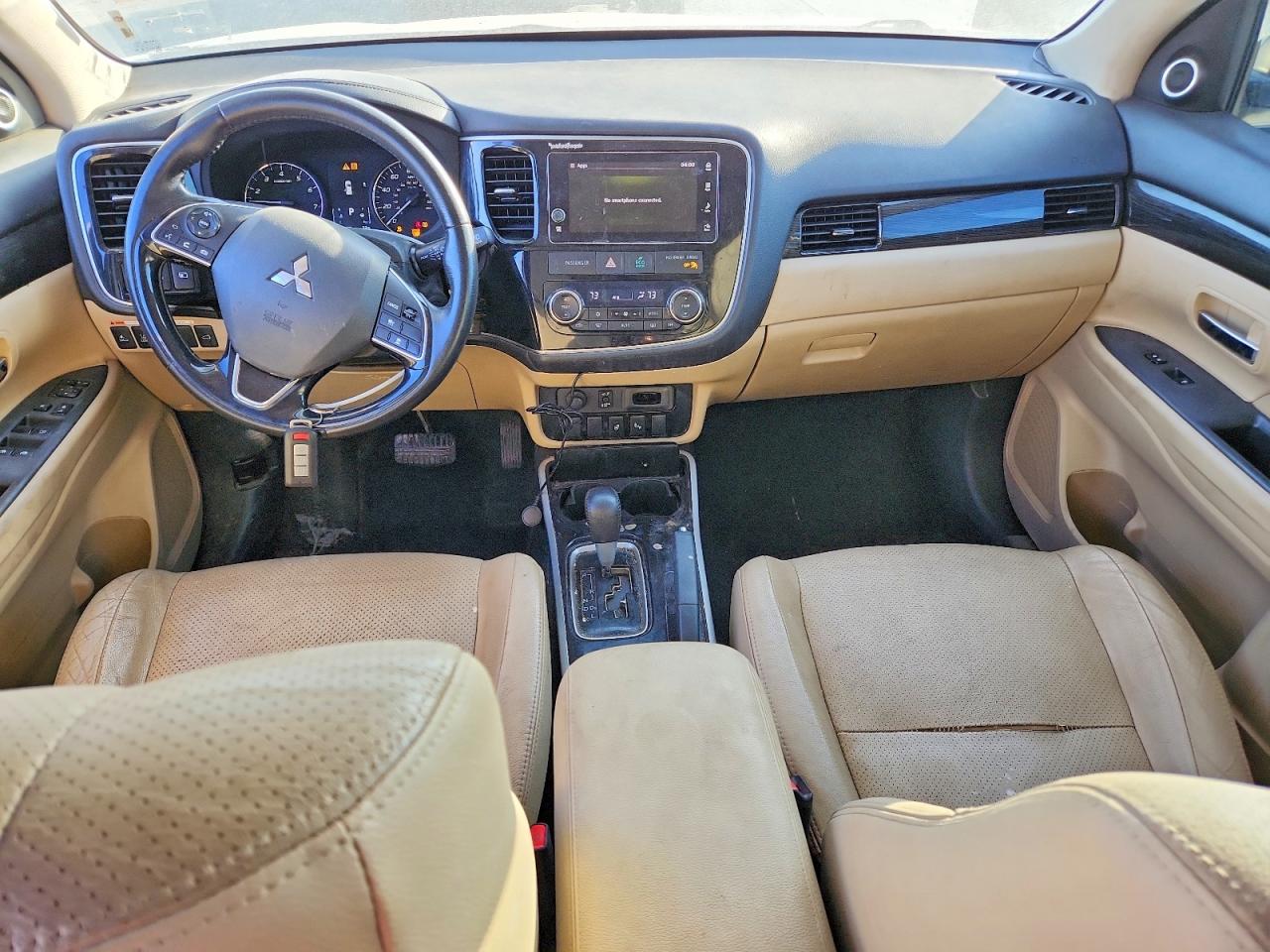 2017 MITSUBISHI OUTLANDER SE photo 8
