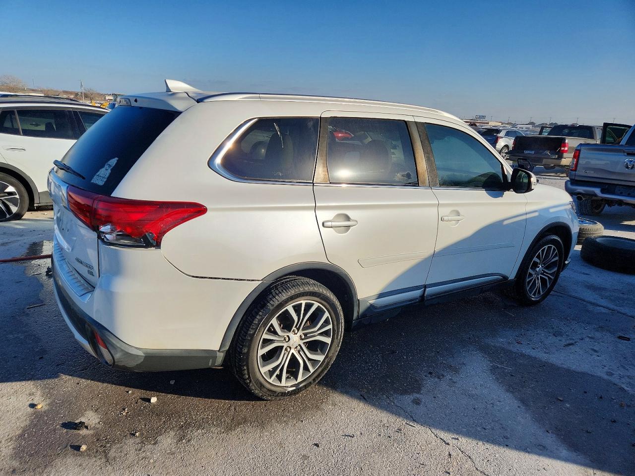 2017 MITSUBISHI OUTLANDER SE photo 3