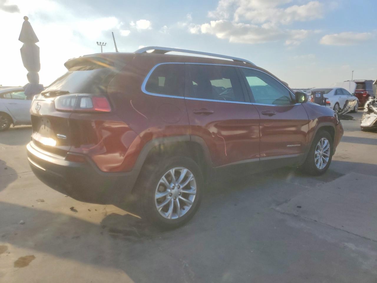 2019 JEEP CHEROKEE LATITUDE photo 5