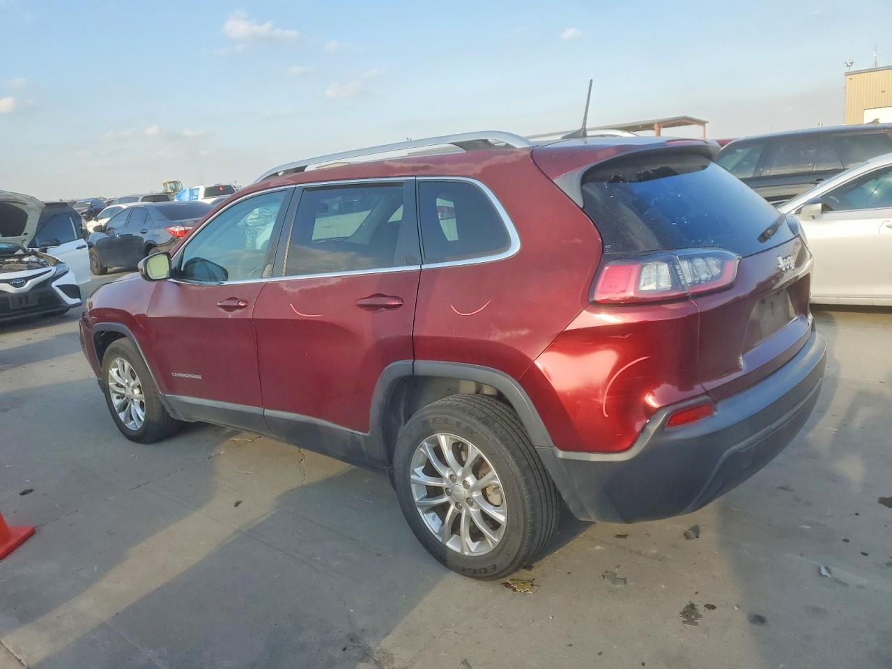 2019 JEEP CHEROKEE LATITUDE photo 3