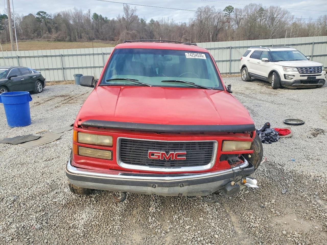 1997 GMC SUBURBAN K2500 photo 5