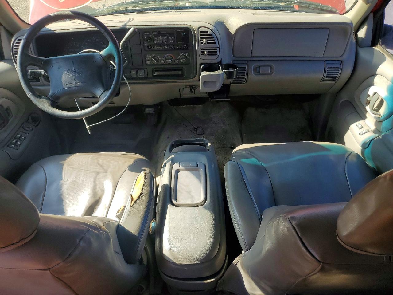 1997 GMC SUBURBAN K2500 photo 8