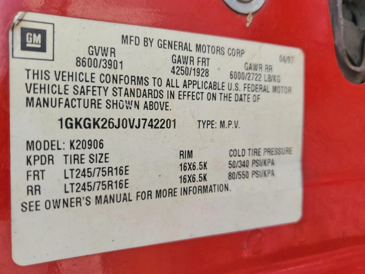 1997 GMC SUBURBAN K2500 photo 12