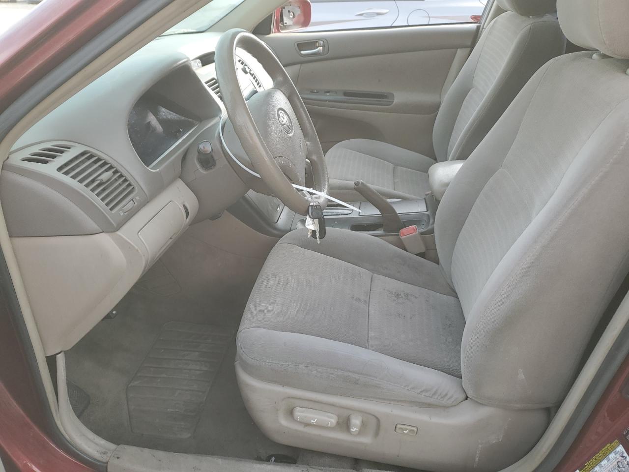 2005 TOYOTA CAMRY LE photo 13