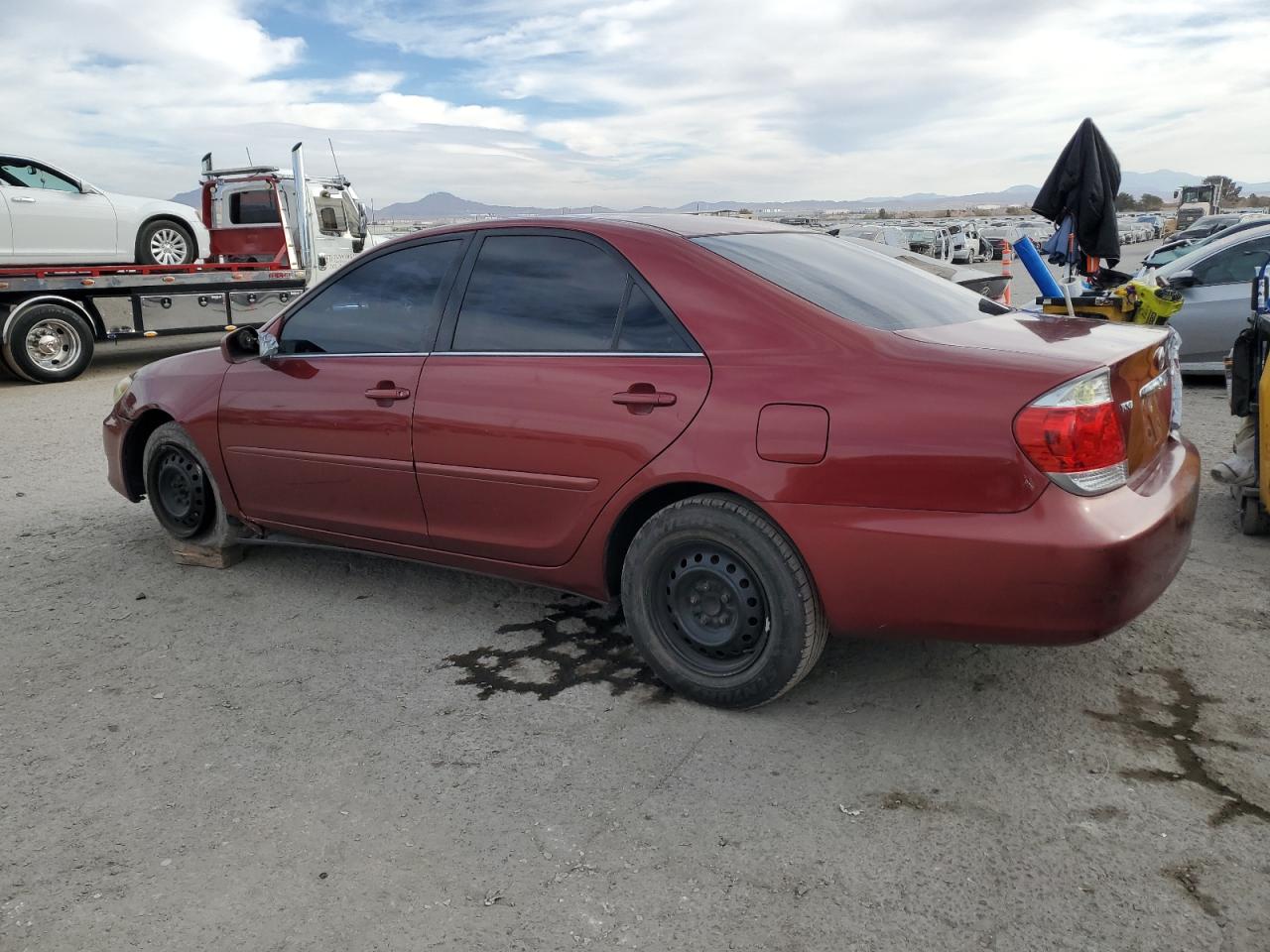 2005 TOYOTA CAMRY LE photo 3