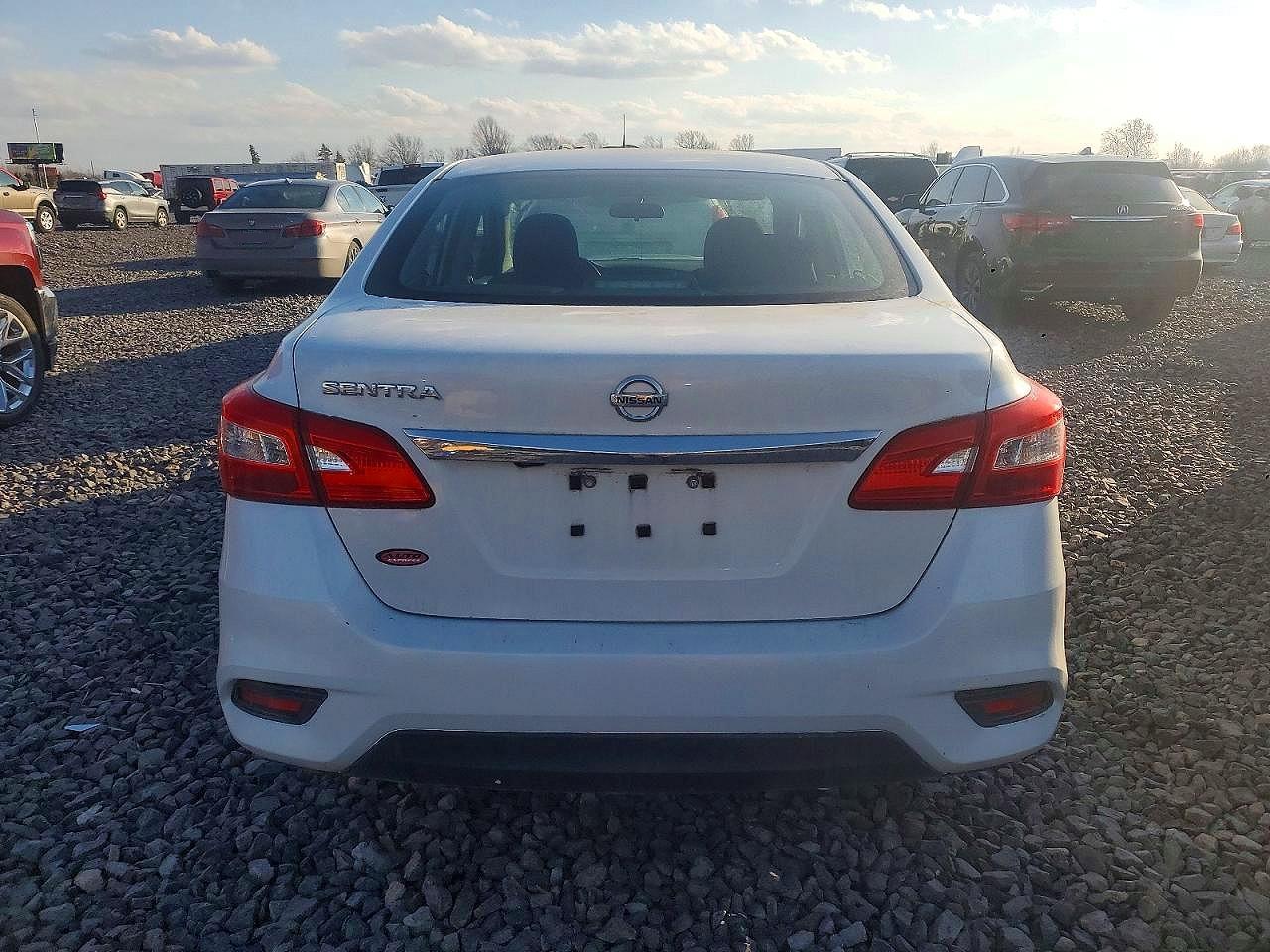 2018 NISSAN SENTRA S photo 6