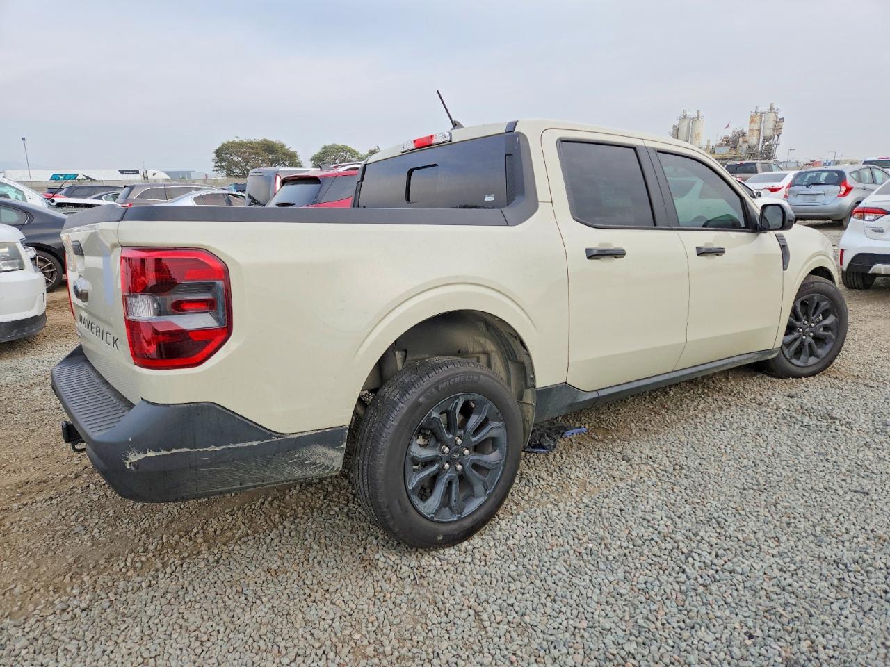 2024 FORD MAVERICK LARIAT photo 3