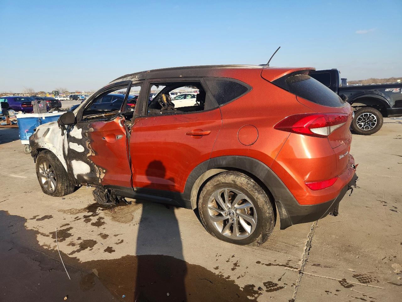 2016 HYUNDAI TUCSON SE photo 2