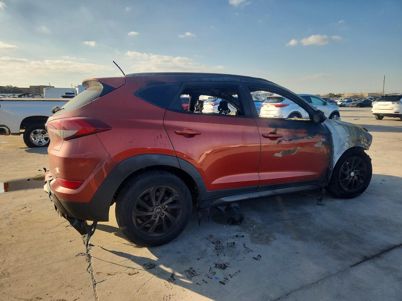 2016 HYUNDAI TUCSON SE photo 3