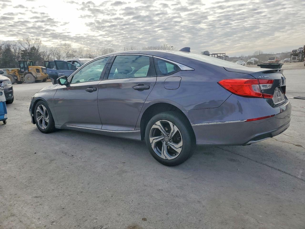 2018 HONDA ACCORD EX photo 4
