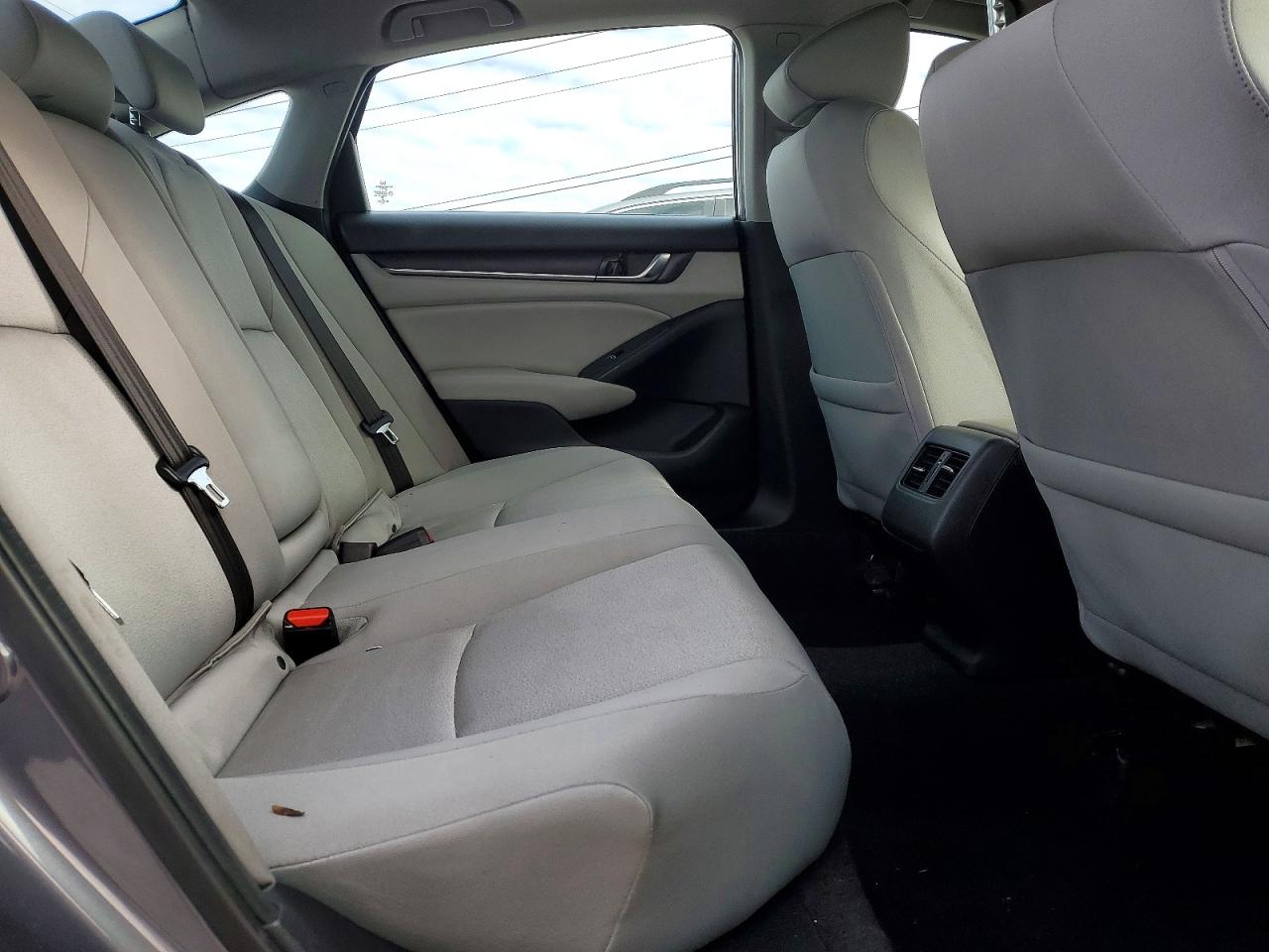 2018 HONDA ACCORD EX photo 28