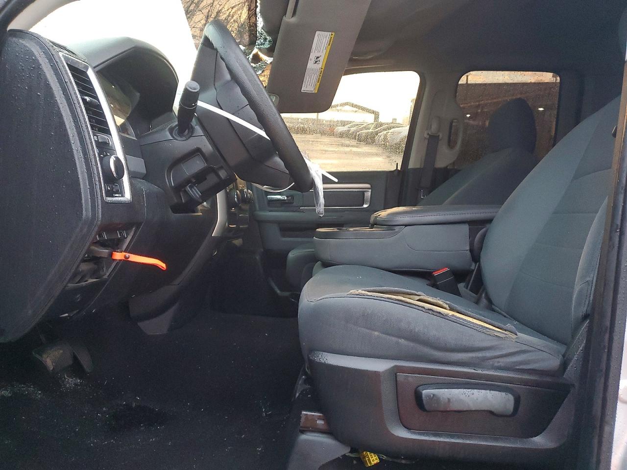 2017 RAM 1500 SLT photo 19