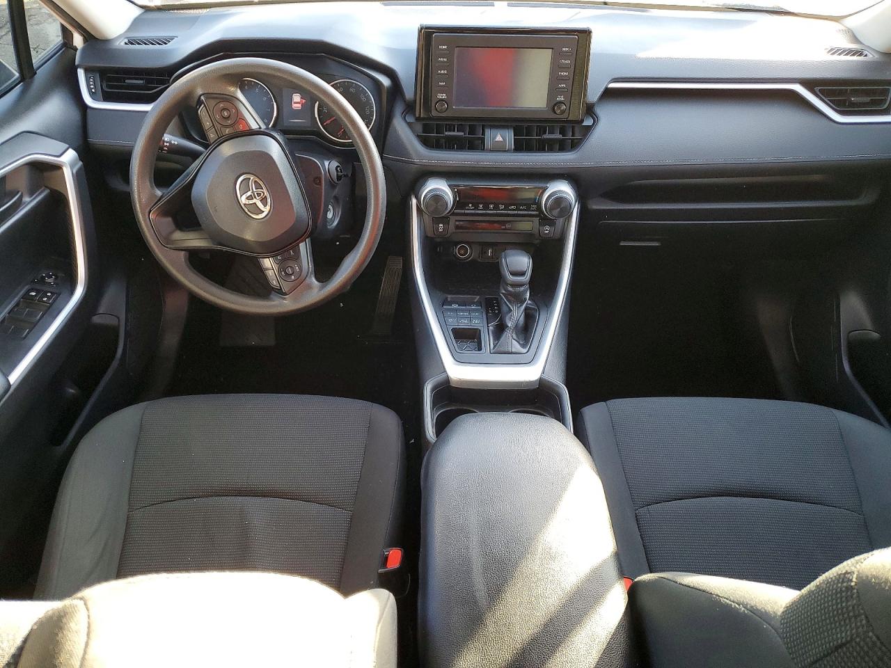 2019 TOYOTA RAV4 LE photo 8