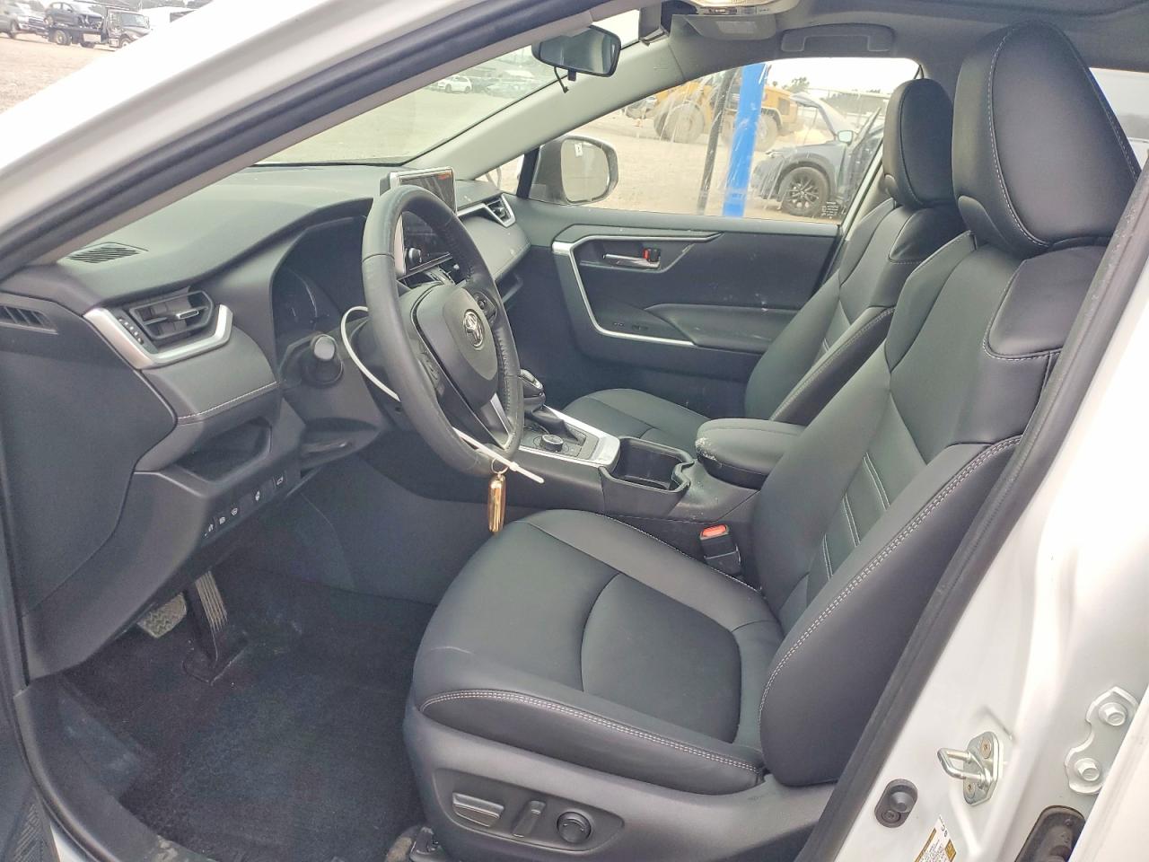 2024 TOYOTA RAV4 XLE PREMIUM photo 7