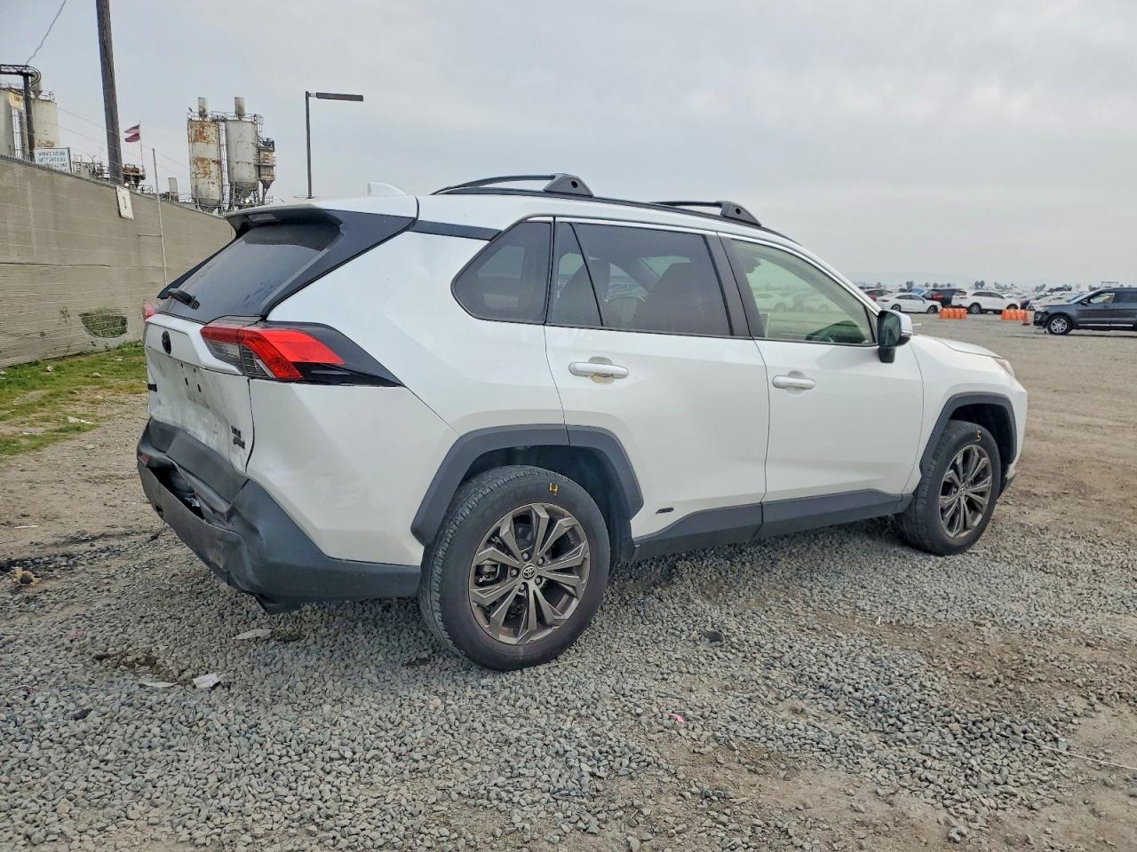 2024 TOYOTA RAV4 XLE PREMIUM photo 3