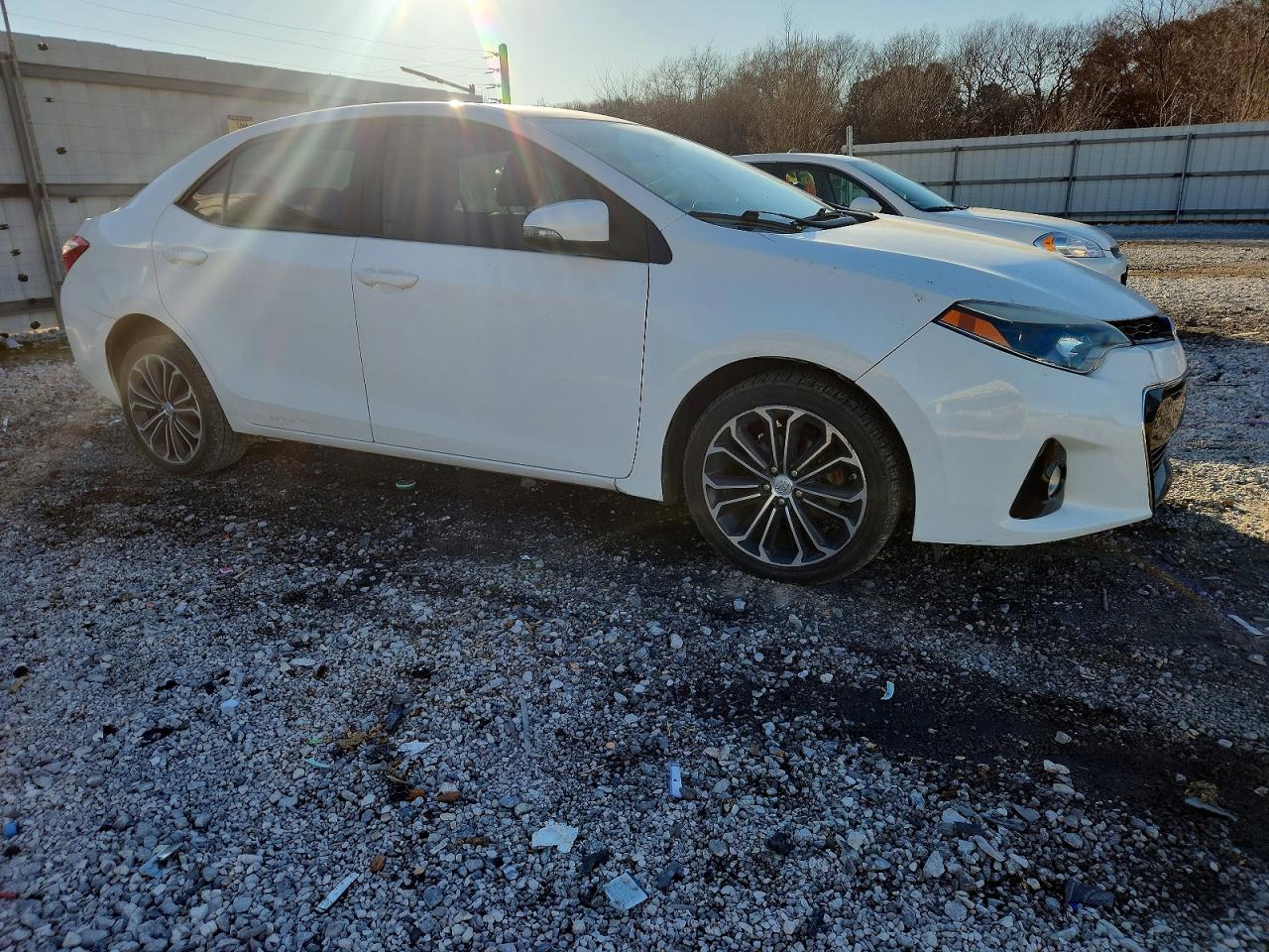 2015 TOYOTA COROLLA S PLUS photo 4