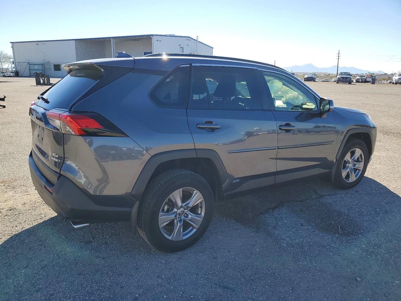2022 TOYOTA RAV4 XLE photo 7