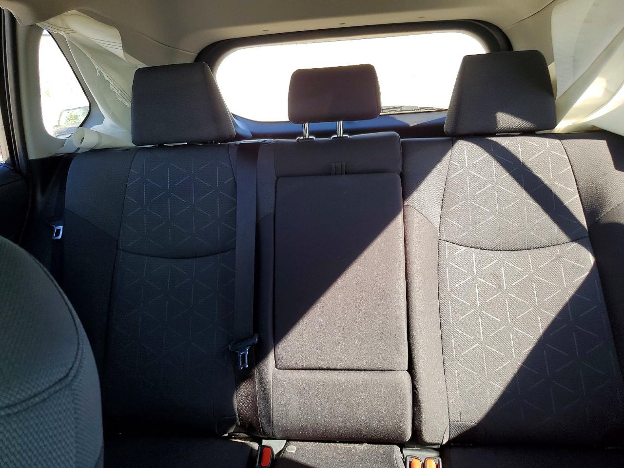 2022 TOYOTA RAV4 XLE photo 28