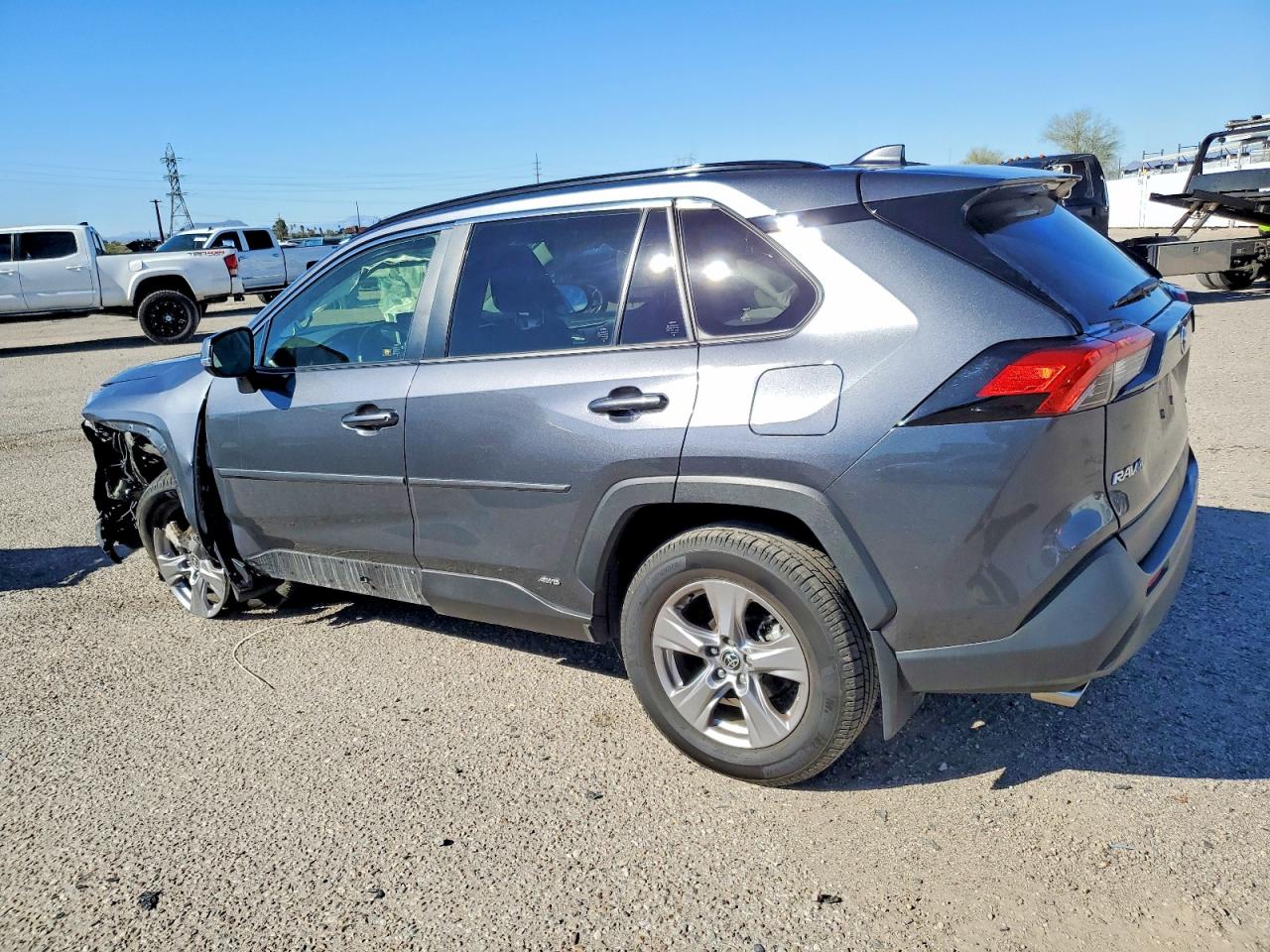2022 TOYOTA RAV4 XLE photo 4