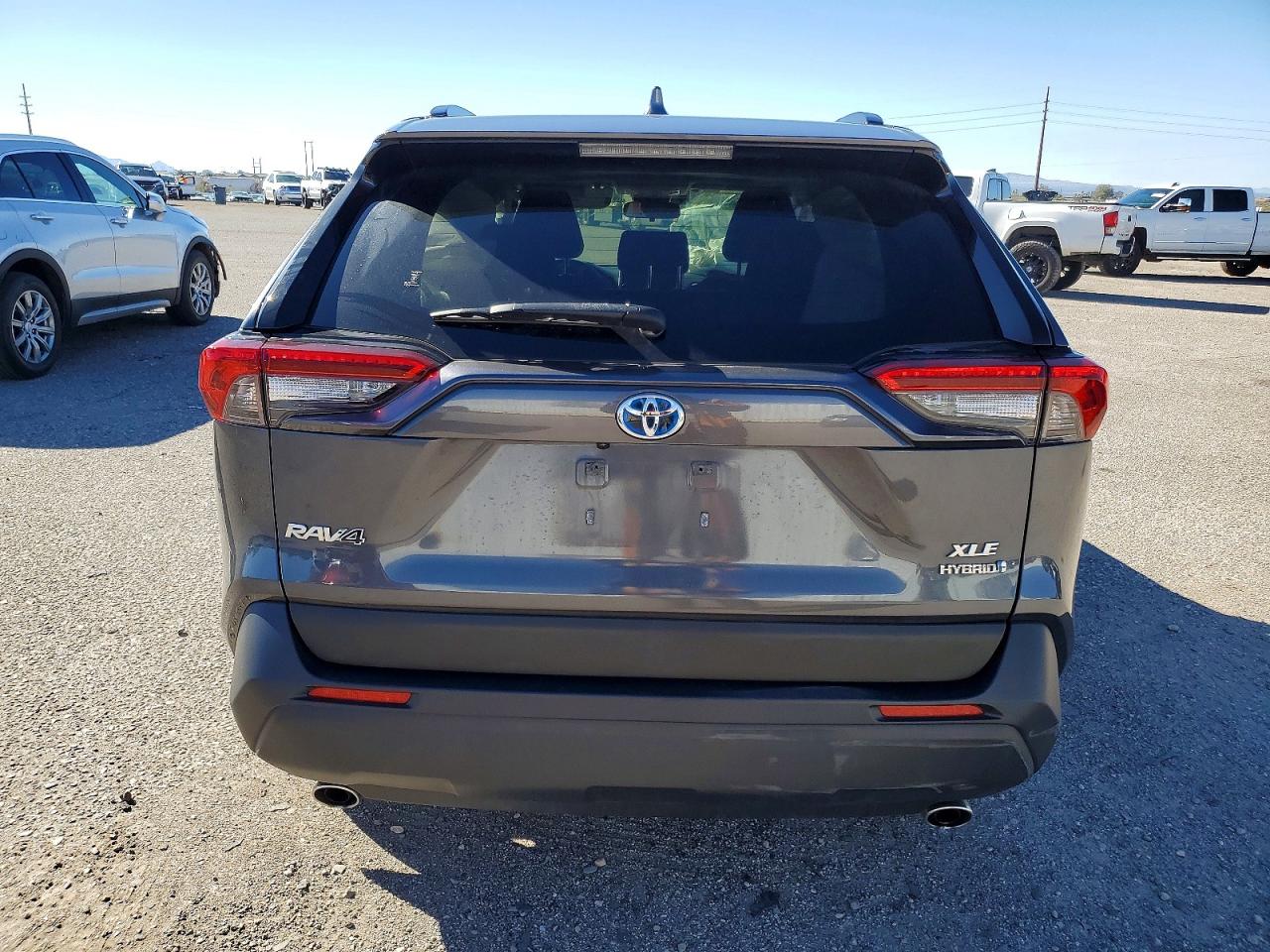 2022 TOYOTA RAV4 XLE photo 16