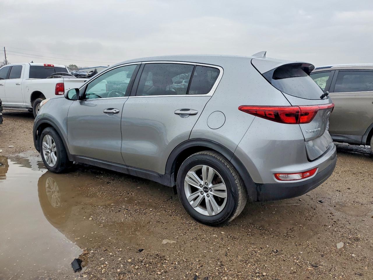 2019 KIA SPORTAGE LX photo 3