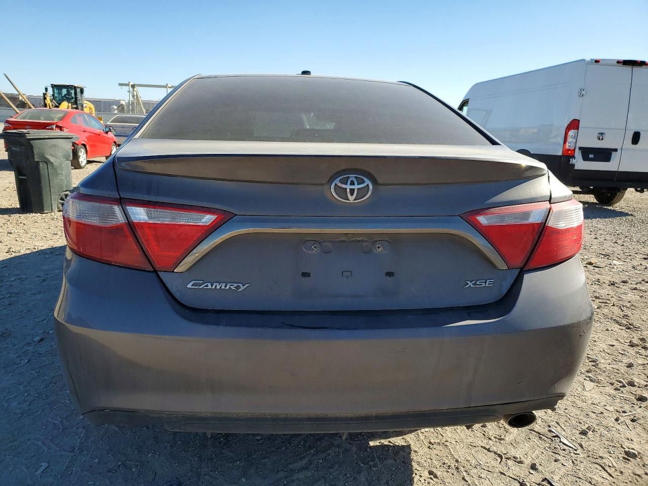 2017 TOYOTA CAMRY LE photo 16