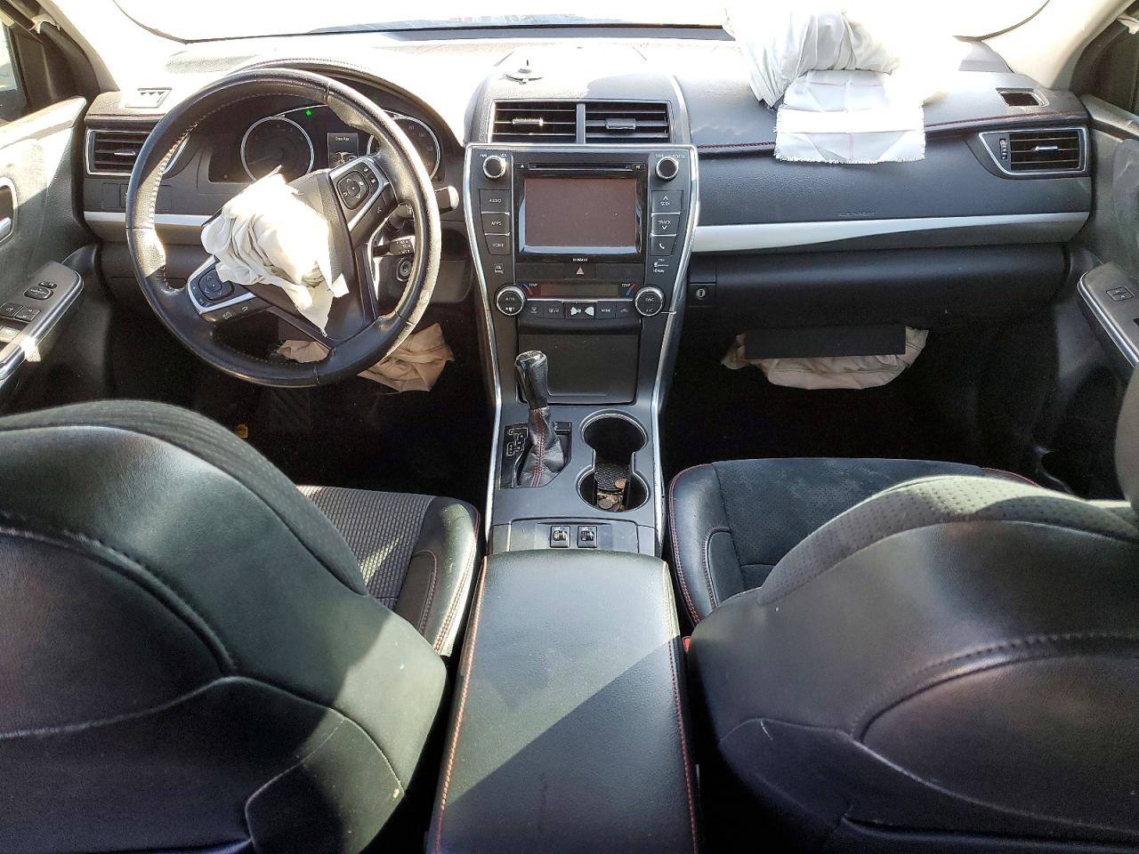 2017 TOYOTA CAMRY LE photo 22
