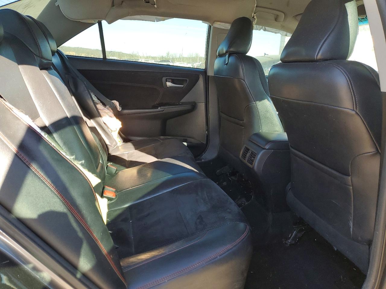 2017 TOYOTA CAMRY LE photo 28