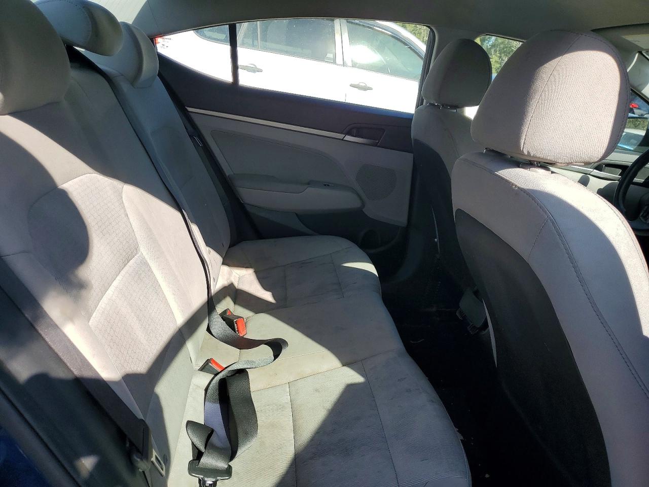 2017 HYUNDAI ELANTRA SE photo 37