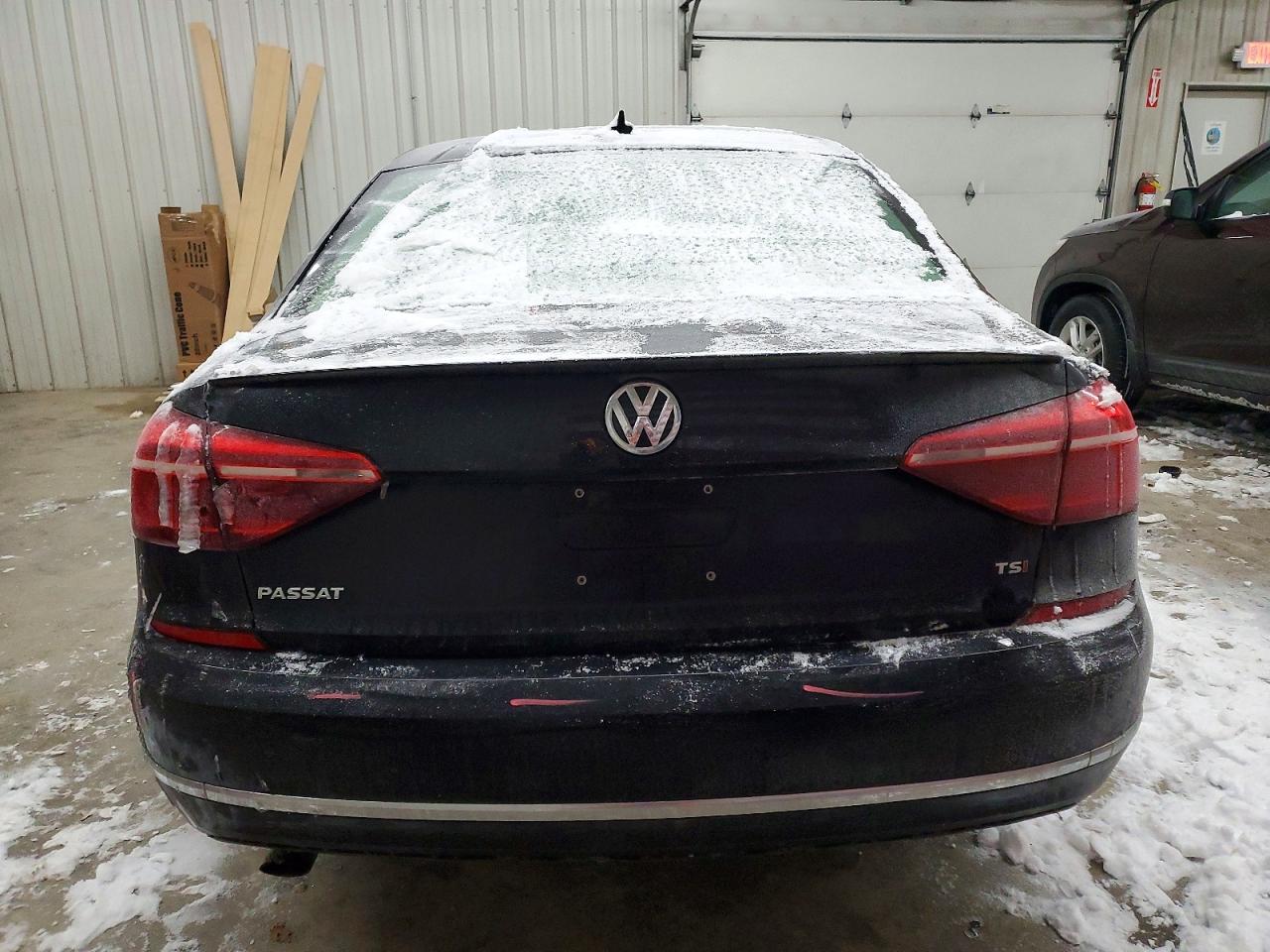 2019 VOLKSWAGEN PASSAT WOLFSBURG photo 11