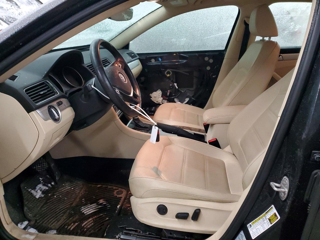 2019 VOLKSWAGEN PASSAT WOLFSBURG photo 13