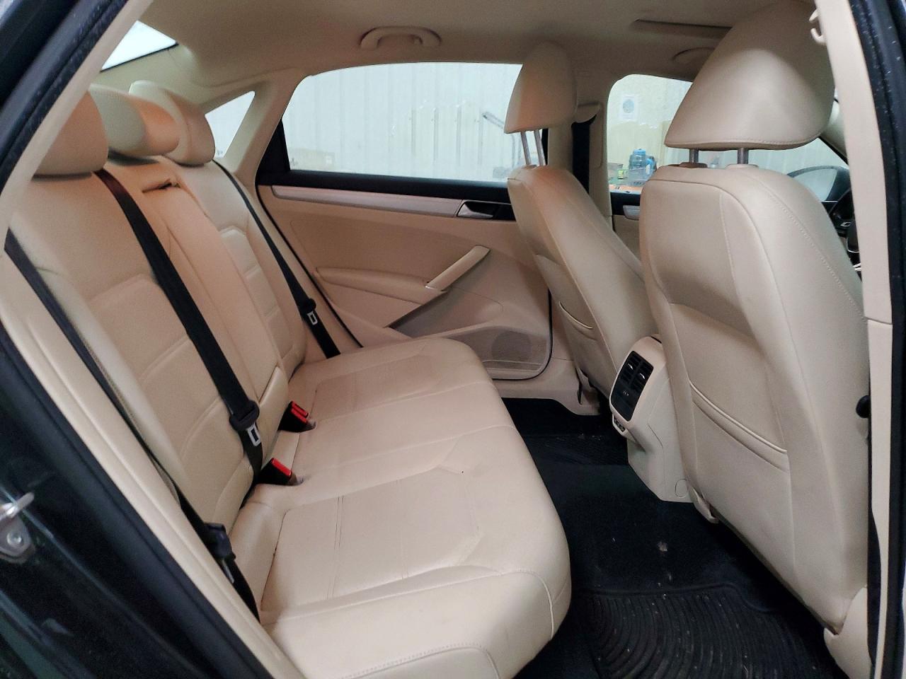 2019 VOLKSWAGEN PASSAT WOLFSBURG photo 19