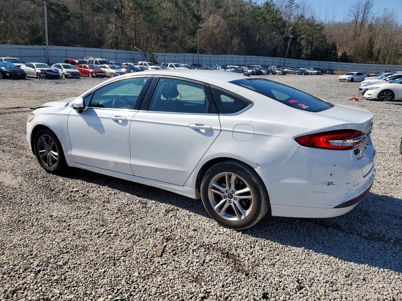 2018 FORD FUSION SE photo 2