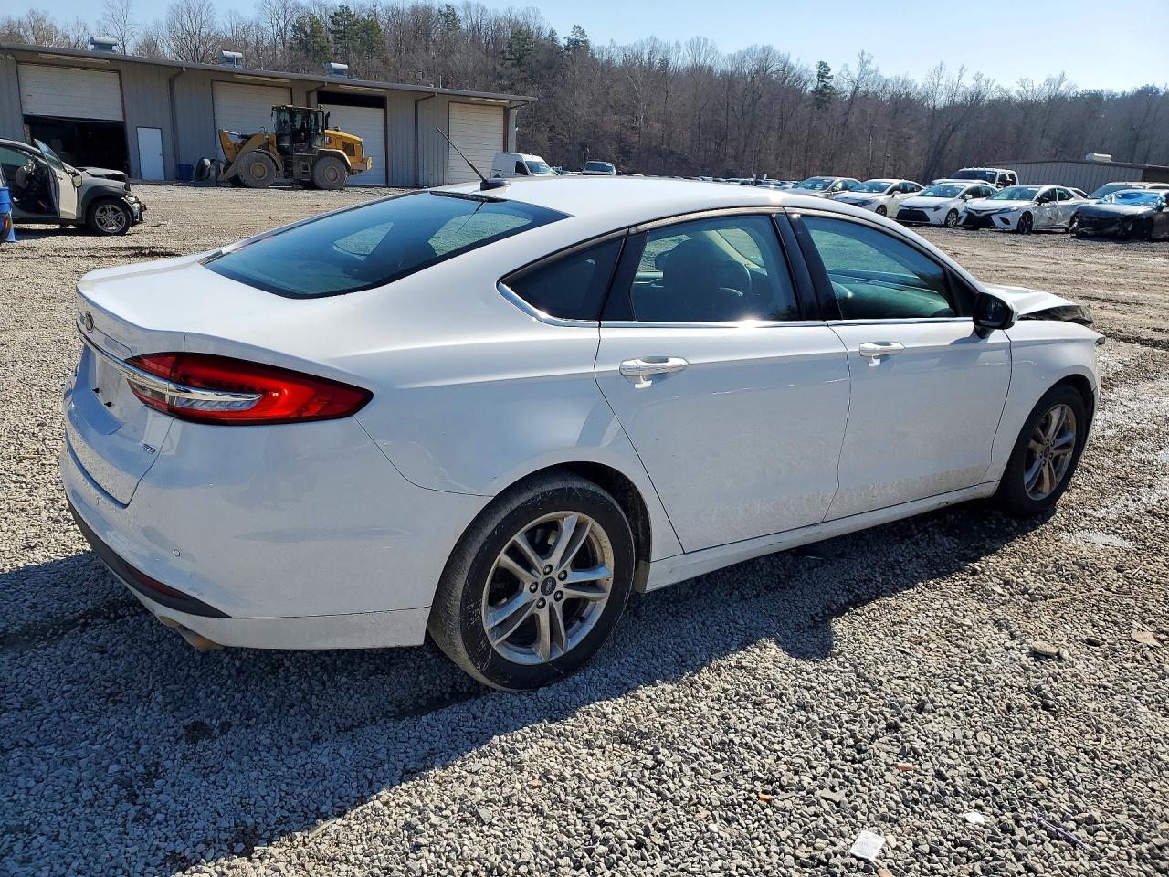 2018 FORD FUSION SE photo 3