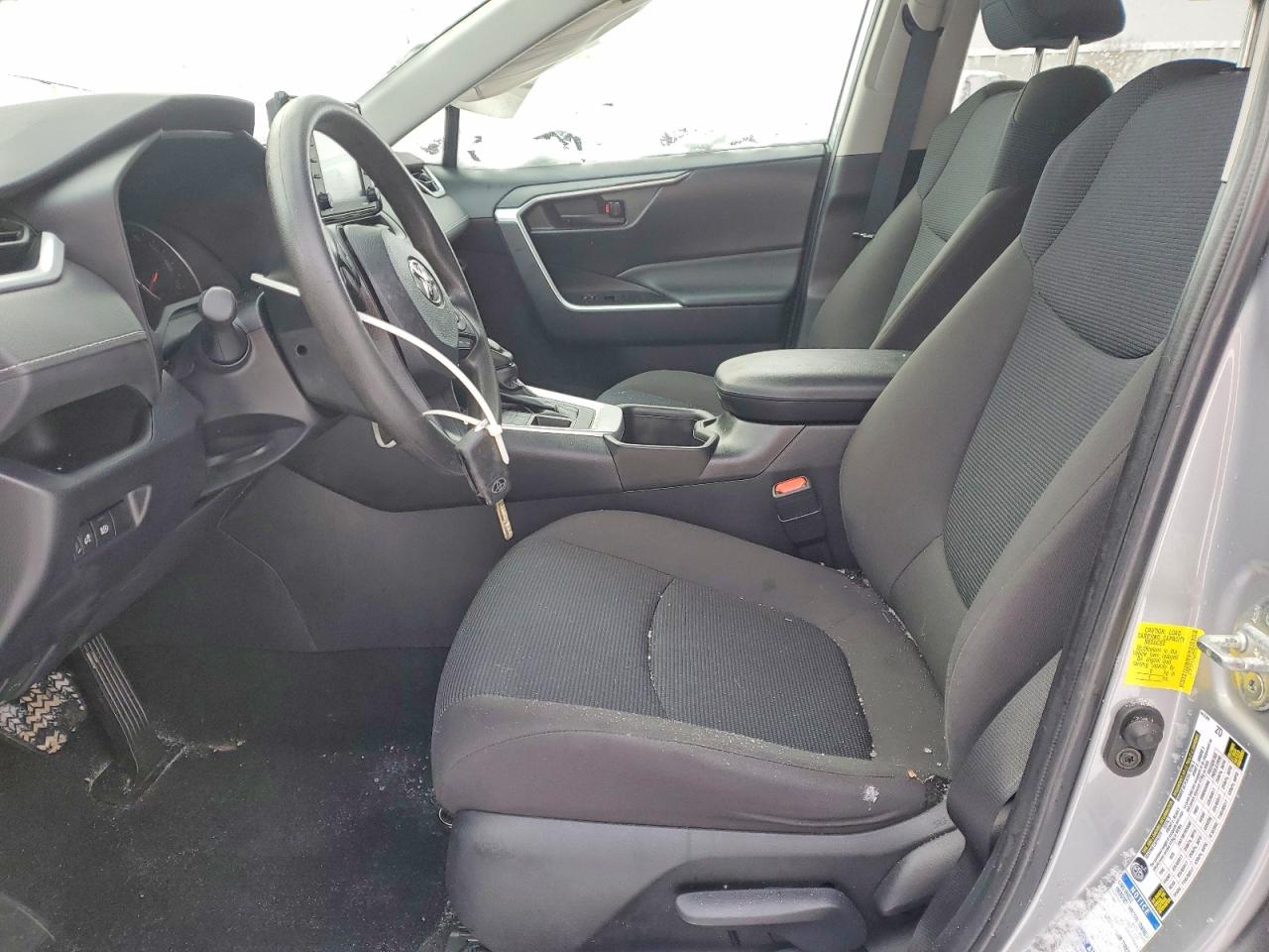 2022 TOYOTA RAV4 LE photo 13