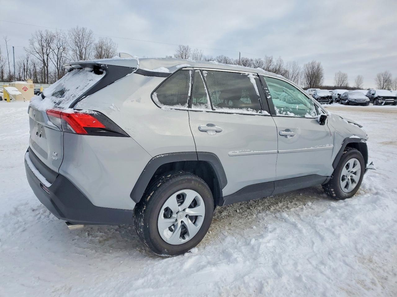 2022 TOYOTA RAV4 LE photo 5