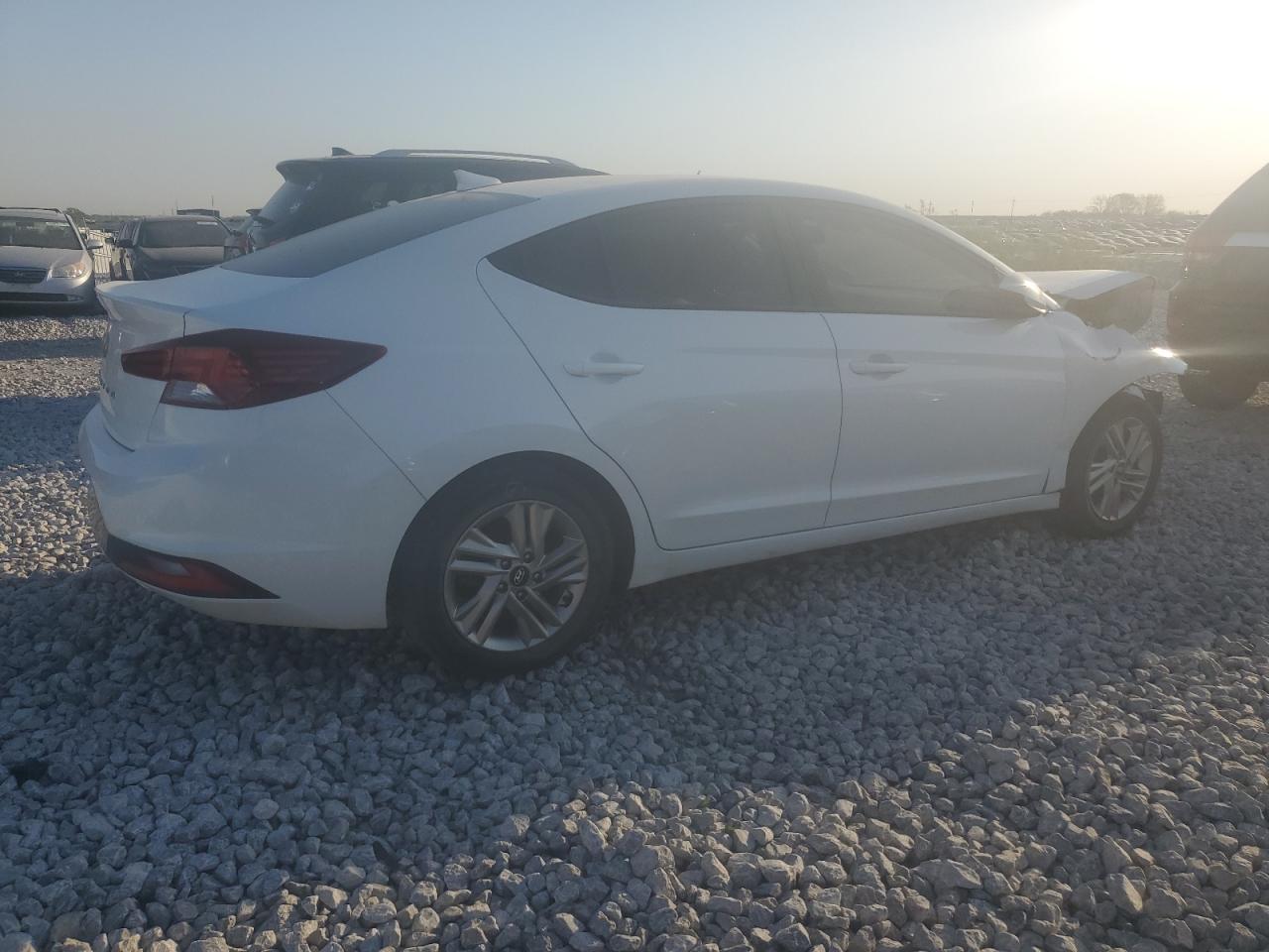 2019 HYUNDAI ELANTRA SEL photo 7