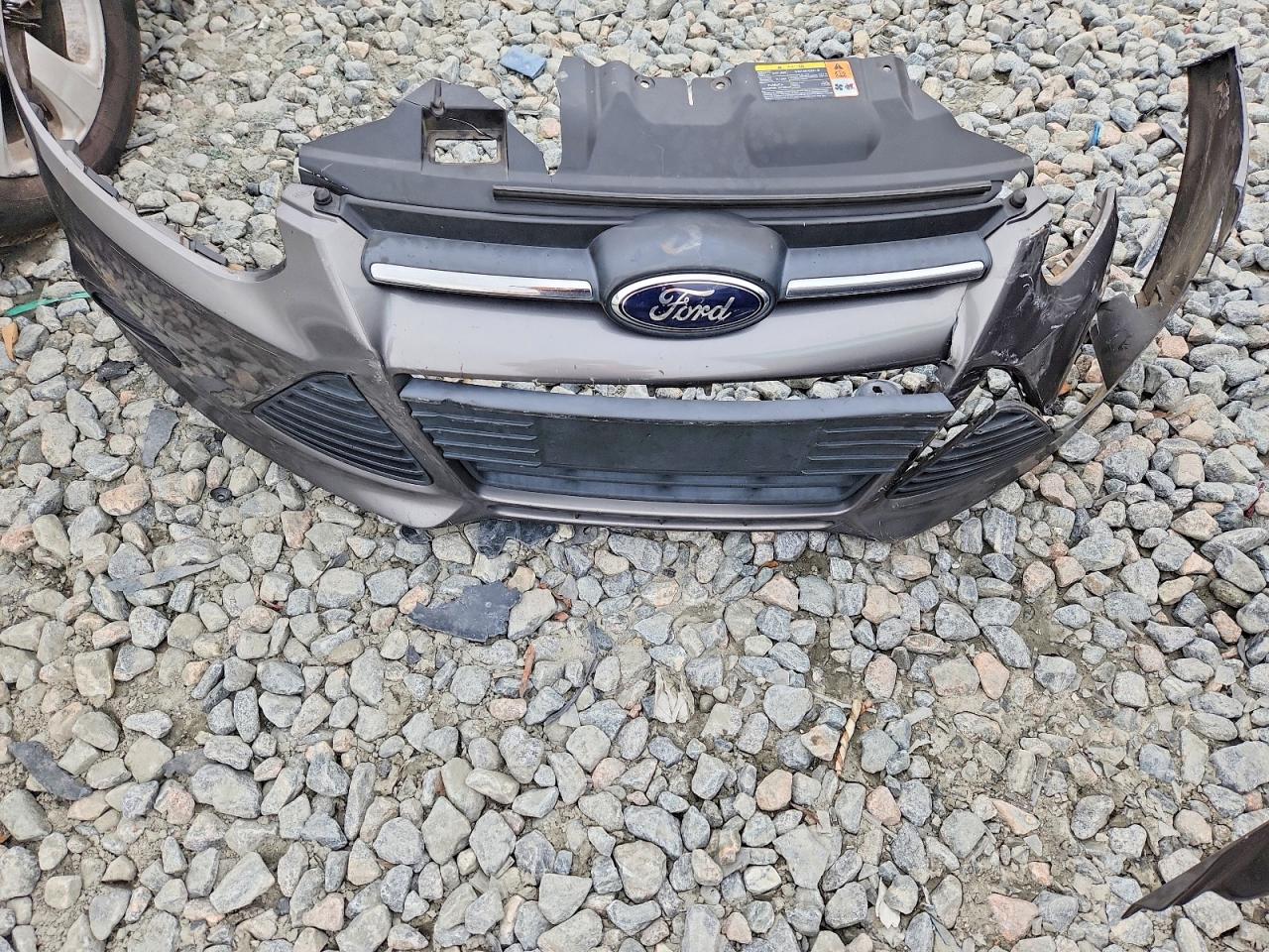 2014 FORD FOCUS SE photo 34