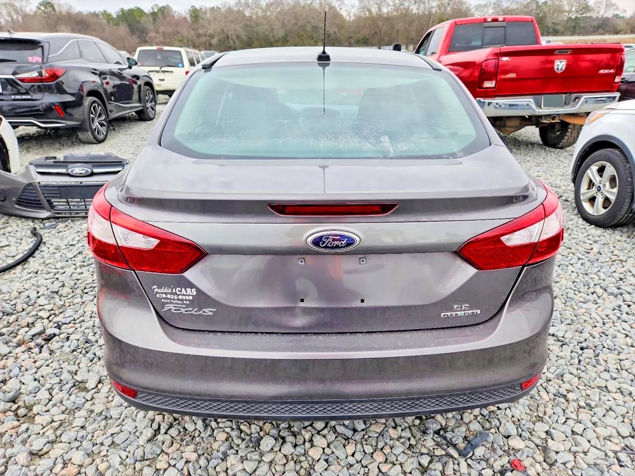2014 FORD FOCUS SE photo 16