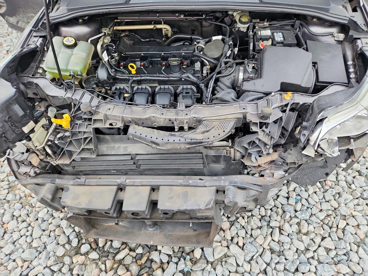 2014 FORD FOCUS SE photo 31