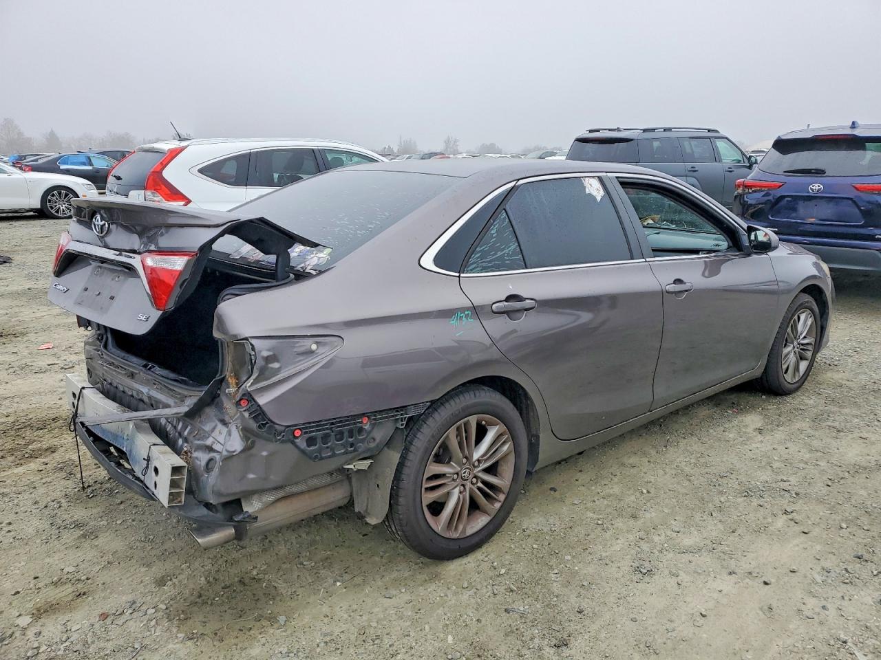 2016 TOYOTA CAMRY LE photo 7